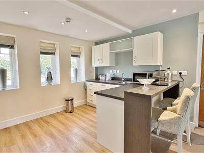Communal Kitchen & Lounge